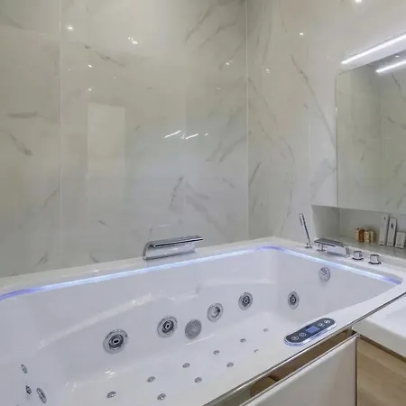 Marignan Champs Elysees Apartment *